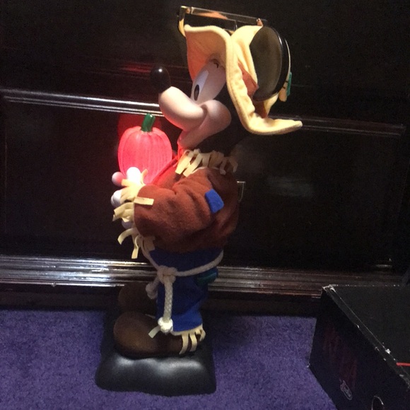Mickey Mouse scarecrow, battery operated. Vintage like new condition - Picture 3 of 17